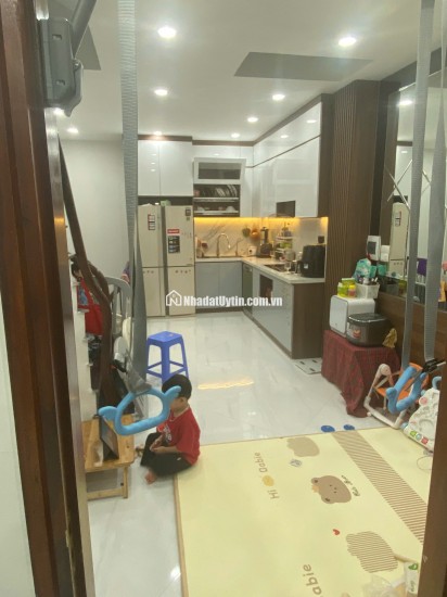 Tôi bán gấp căn nhà đẹp ở luôn ngõ 101 Thanh Nhàn, 38m2, 5 tầng, 6 phòng ngủ giá 12 tỷ có TL