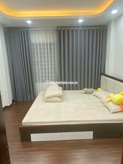 Tôi bán gấp căn nhà đẹp ở luôn ngõ 101 Thanh Nhàn, 38m2, 5 tầng, 6 phòng ngủ giá 12  tỷ có TL