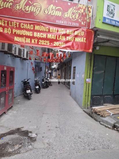 Tôi bán gấp căn nhà đẹp ở luôn ngõ 101 Thanh Nhàn, 38m2, 5 tầng, 6 phòng ngủ giá 12 tỷ có TL