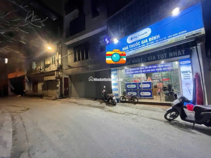 Bán nhà Nguyễn Văn Linh. 31,5m . Mặt đường kinh doanh . View hồ, ô tô tránh . Nhiều tiện ích , Tầng 1 kinh doanh được, Hàng hiếm còn xót lại . Gía