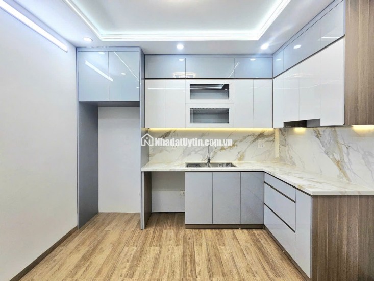 BÁN NHÀ – ĐỐNG ĐA – 39M2- 6 TẦNG – THANG MÁY – NHỈNH 11 TỶ