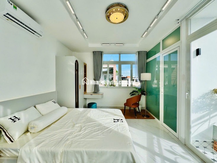 SIÊU PHẨM THÍCH QUẢNG ĐỨC – PHÚ NHUẬN  5 TẦNG ĐẸP - NGANG KHỦNG 5.4M - FULL NỘI THẤT