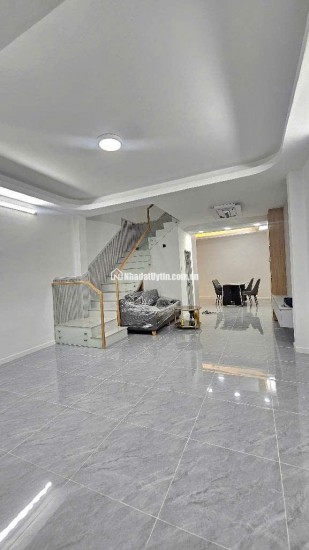 NHÀ ĐẸP NGAY TRUNG TÂM QUẬN 7 GẦN CÁC TRỤC ĐƯỜNG CHÍNH