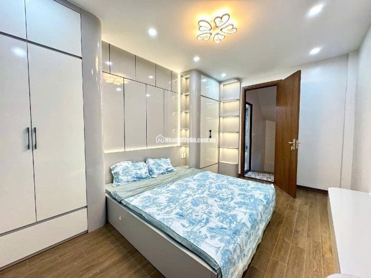  NHÀ ĐẸP GIẢI PHÓNG - Ô TÔ - NGÕ THÔNG 32M *5 tầng * 7.85 tỷ thương lương mạnh