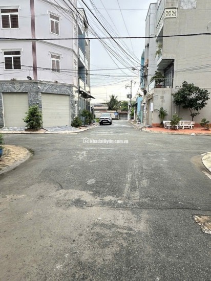 NHÀ 4 TẦNG  4PN. Oto ngủ trong nhà . Hẻm oto tránh