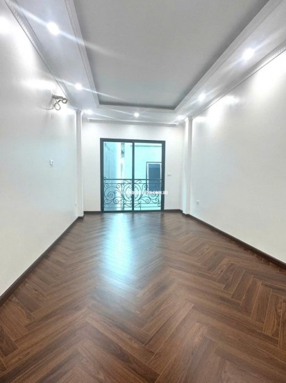 Bán nhà -Định Công Thượng- 37m2 – 6 tầng thang máy – ô tô – kinh doanh – ngõ thông- chào 11.5 tỷ.