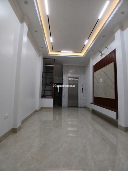 Bán nhà -Định Công Thượng- 37m2 – 6 tầng thang máy – ô tô – kinh doanh – ngõ thông- chào 11.5 tỷ.