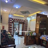 Nhà HXH đường ĐHT02, sát chợ, 5 x 18m, 4 tấm, 7 PN