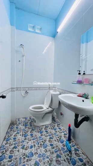 Nhà đẹp Q.10 - CMT8 - hẻm xe hơi thông - 48m2 - 4 tầng - giá 8ty2