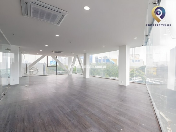  CHO THUÊ TÒA NHÀ VĂN PHÒNG – 4 TẦNG NỔI – SÀN TRỐNG SUỐT