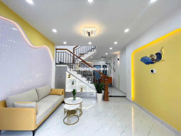 Hẻm gần 4m thông ngay khu vip Tân Sơn Nhì, 56m2, 2 tầng, 5tỷ nhỉnh tặng full NT