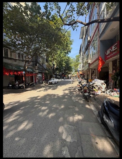 BÁN NHÀ HOÀNG HOA THÁM , KHU VỰC LÕI TRUNG TÂM CỦA THÀNH PHỐ.