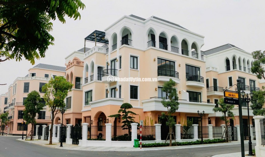 Bán liền kề tại khu san hô oceanpark2 . Gía rẻ tốt nhất thị trường ,triết khấu 25-30% . Nhiều phần quà hấp dẫn từ chủ đầu tư . k chênh .