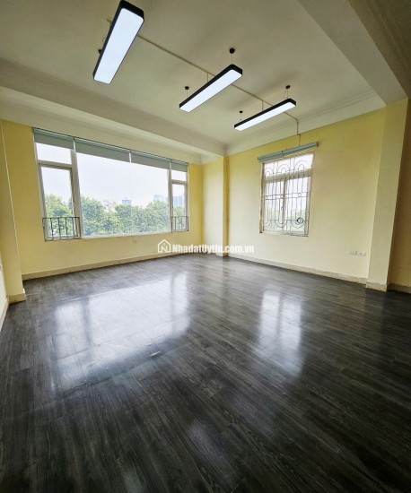 Còn duy nhất 01 văn phòng cần cho thuê 225A Nguyễn Ngọc Vũ - 6 triệu
