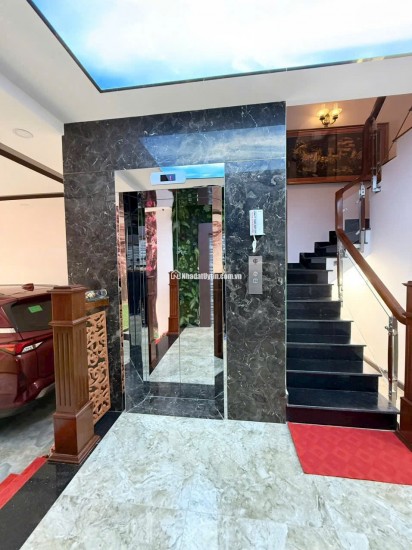 Nhà 3 Tầng Mới Hiện Đại Có Thang Máy Tiện Nghi Trong Khu Đô Thị Văn Minh Ở Nha Trang.