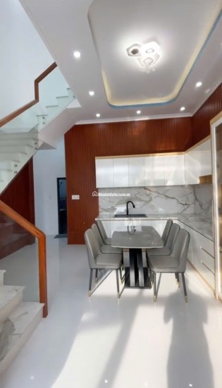  NHÀ MỚI LONG HOÀ – ĐẦU TƯ SINH LỜI, Ở ĐỈNH CAO! DUY NHẤT 2.4 TỶ! (4 Phòng Ngủ - Có Sân Thượng)