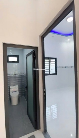  NHÀ MỚI LONG HOÀ – ĐẦU TƯ SINH LỜI, Ở ĐỈNH CAO! DUY NHẤT 2.4 TỶ! (4 Phòng Ngủ - Có Sân Thượng)