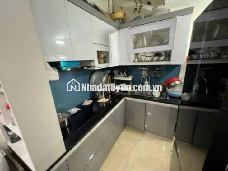 BÁN NHÀ TRƯỜNG TRINH - GIAO THÔNG THUẬN TIỆN - GẦN TRƯỜNG HỌC + BỆNH VIỆN -GIÁ NHÚ 10 TỶ