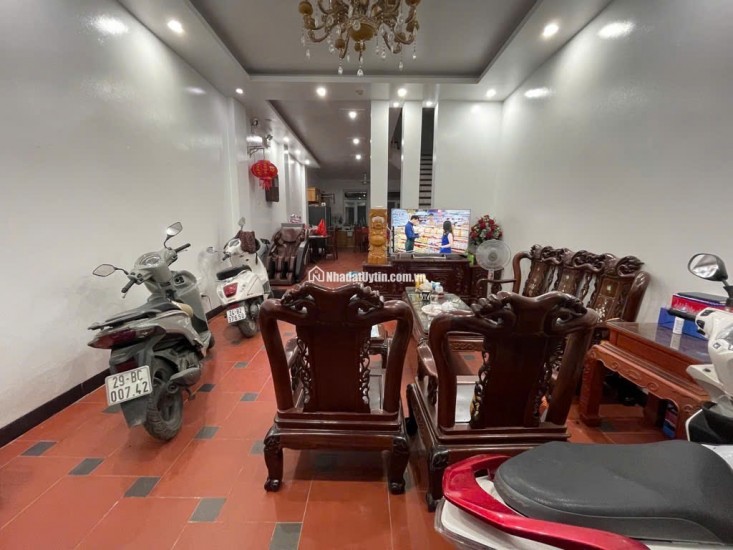 Làng Việt Kiều Châu Âu 76M phân lô, vỉ hè, ô tô đỗ ngày đêm 24,5 tỷ