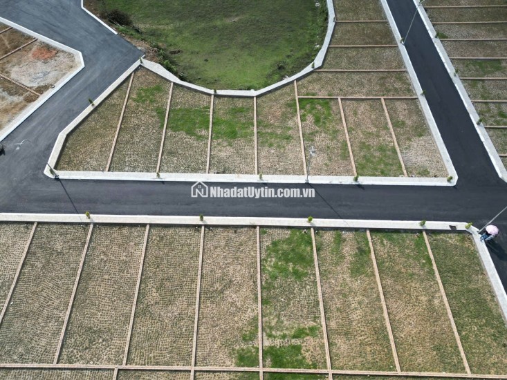 ĐẤT NỀN LẠC THỦY, HÒA BÌNH - SÁT CẠNH UTOPIA RESORT GIÁ CHỈ TỪ 3XX TRIỆU – LÔ VIEW HỒ