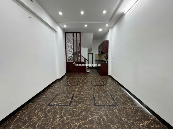 BÁN NHÀ LĨNH NAM Ô TÔ CÁCH 20M GẦN CHỢ, GẦN TRƯỜNG ĐẠI HỌC 32M GIÁ YÊU THƯƠNG