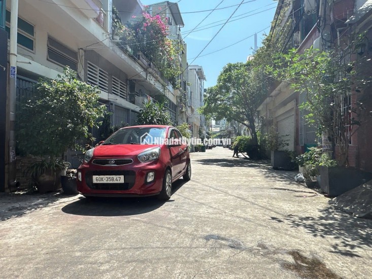 Bán nhà tặng NT vào ở ngay HXH Phan Huy Ích ngang 4m 56m2 gần Emart chỉ 5.8 tỷ.