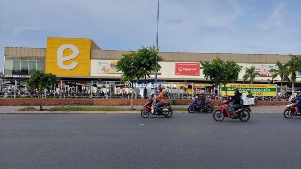 Bán nhà tặng NT vào ở ngay HXH Phan Huy Ích ngang 4m 56m2 gần Emart chỉ 5.8 tỷ.