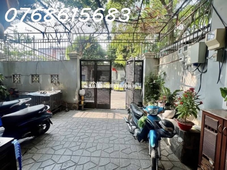 Bán biệt thự ven sông kề Gigamall Phạm Văn Đồng, Thủ Đức: 129m2, 3 tầng, 6PN, 16.5 tỷ - Sổ hồng, giá tốt, ở ngay!