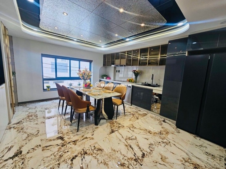 SIÊU PHẨM NHÀ PHỐ - 5 TẦNG THANG MÁY   MỚI TINH FULL NỘI THẤT CAO CẤP - HẺM XE HƠI VÀO NGỦ NHÀ