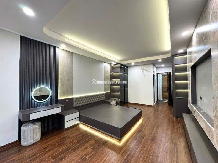 BÁN NHÀ HOÀNG QUỐC VIỆT - PHÂN LÔ - OTO TRÁNH- VỈA HÈ -THANG MÁY