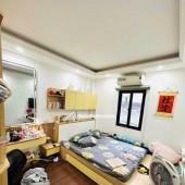 NHÀ ĐẸP Ở NGAY-30M RA MẶT PHỐ-NGÕ THÔNG-2 THOÁNG TRƯỚC SAU.