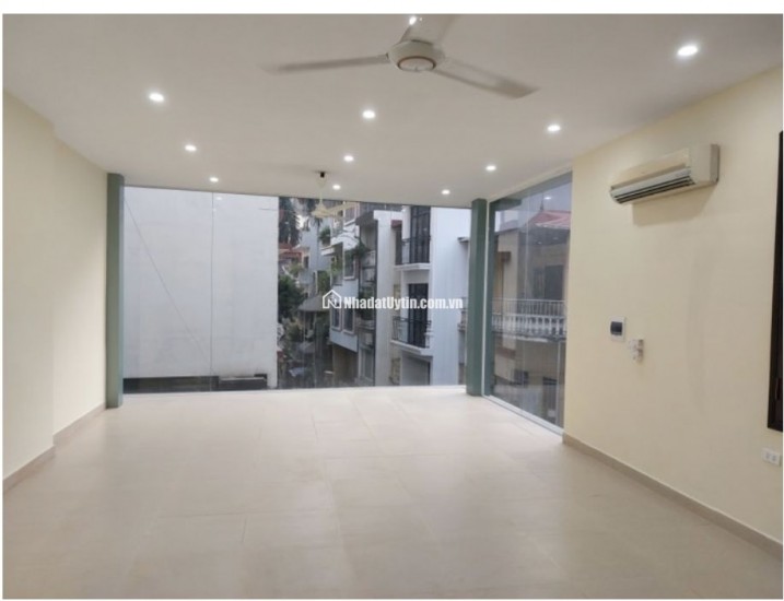 Bán nhà đẹp Phùng Chí Kiên- Lô Góc- Ô Tô vào nhà 56,9m2 giá 20 tỷ