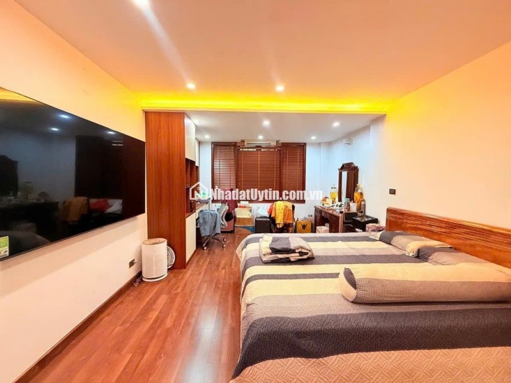 LẠC LONG QUÂN/ TÂY HỒ - NHÀ CÓ LỘC - VƯỢNG KHÍ - Ở LÀ PHÁT- NGÕ GẦN PHỐ - GIÁ: 13.9 TỶ