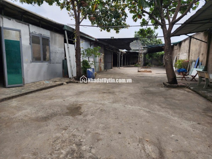 CHO THUÊ XƯỞNG TẠI ĐƯỜNG KÊNH TIÊU BÀ ĐIỂM 1. DT 1000M2 CHỈ 40TR/TH. LH:0903902443.