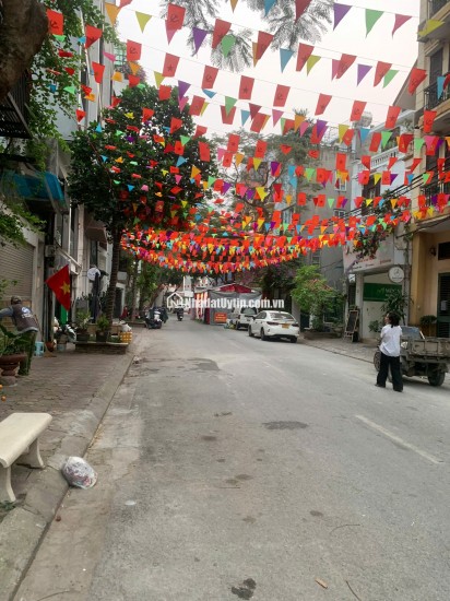 BÁN ĐẤT MẶT PHỐ ÁI MỘ - BỒ ĐỀ - LONG BIÊN HÀ NỘI. DT 120 M2 - SỔ ĐỎ - 52 TỶ. LH:0388796633.