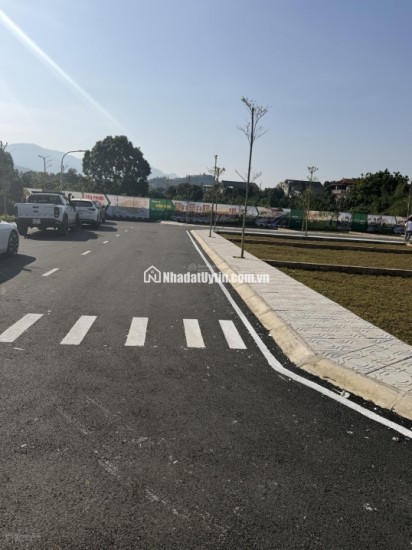 Bán đất nền Hoà Lạc - ĐH Quốc gia 100m2 full thổ cư, mặt tiền 8m, đường trước 20m, giá 2,5 tỷ