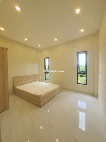 Nhà Phố Đối Diện Vạn Phúc