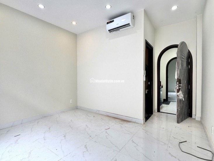 Nhà Phố Đối Diện Vạn Phúc