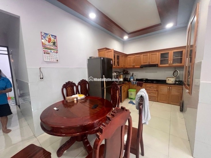 NHÀ HẺM OTÔ NGAY CHỢ GẤU TRỊNH THỊ ĐỐI VỚI LÊ VĂN KHƯƠNG  - NGANG KHỦNG 5.7M X17M - DTCN94M2- GIÁ 5 TỶ NHĨNH