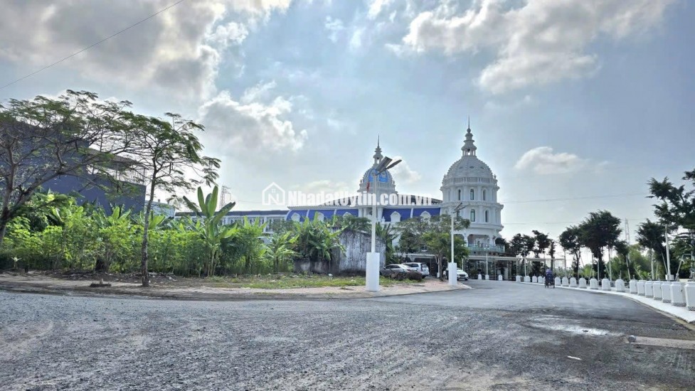 Đất nền đẹp 160m2, lý tưởng xây biệt thự phố, sổ sẵn trao tay, giá chỉ 1.35 tỷ