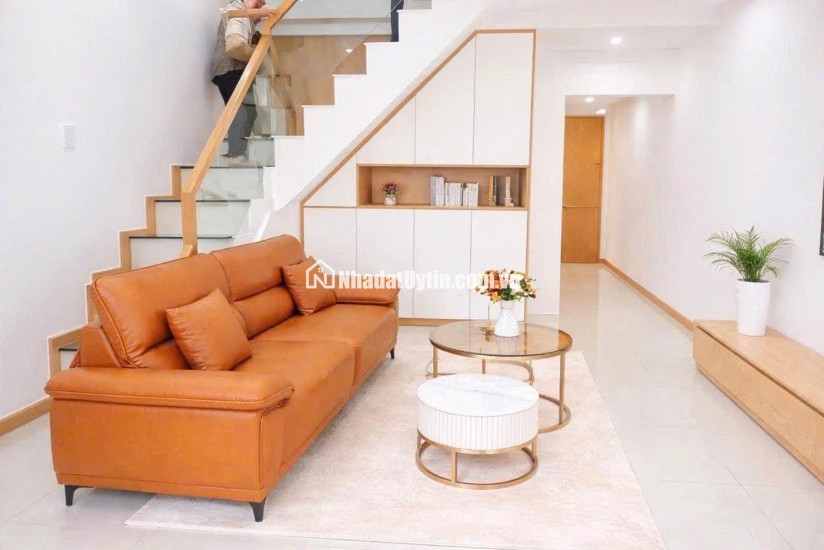 NHÀ TRUNG TÂM HÒA CƯỜNG – Sát Quảng trường 29/3 – Vào  ở luôn