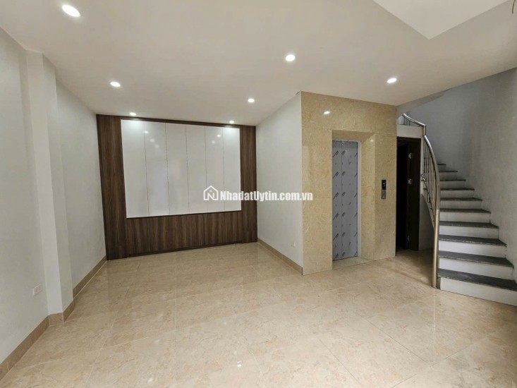 SIÊU PHẨM LONG BIÊN – 6 TẦNG THANG MÁY – LÔ GÓC – Ô TÔ VÀO NHÀ – NHỈNH 9 TỶ