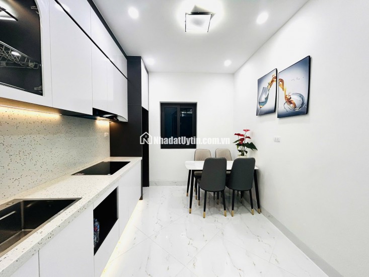 CẦN BÁN NHÀ PHỐ QUAN NHÂN - 33M2 - 5 TẦNG - MT 3.2- GIÁ 8.15 TỶ