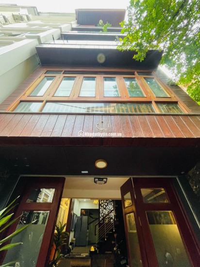 Hiếm Lạc Long Quân - Nhà Đẹp 6 Tầng - Chủ Xây Tâm Huyết Tặng Nội Thất - Ô Tô Vào Nhà - Sổ Hoa Hậu - Ở Sướng