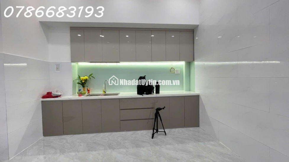 BÁN NHÀ HẺM THÔNG 5M ĐẶNG CHẤT GIÁP QUẬN 1, 5,  4PN - 3 TẦNG SỔ RIÊNG GIÁ 7.99 TỶ