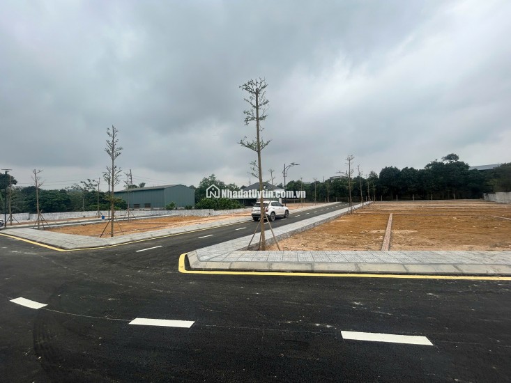 Chính chủ cần bán lô ngoại giao - trục chính rộng 10m - gần đại học QGHN, CNC,mặt đường QL21 - sẵn sổ, full thổ cư