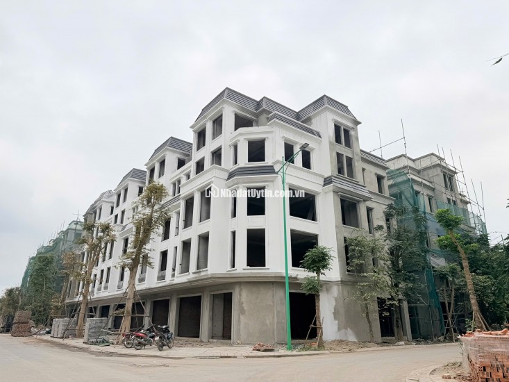 BÁN SIÊU PHẨM LIỀN KỀ  GREEN LITTLE TOWN 100M 5 TẦNG NHỈNH 17 TỶ