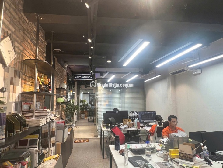 SANG MẶT BẰNG VĂN PHÒNG 80M2 ĐANG THUÊ Ở MẶT TIỀN ĐƯỜNG NGUYỄN CẢNH CHÂN Q1. LH:0765777099.