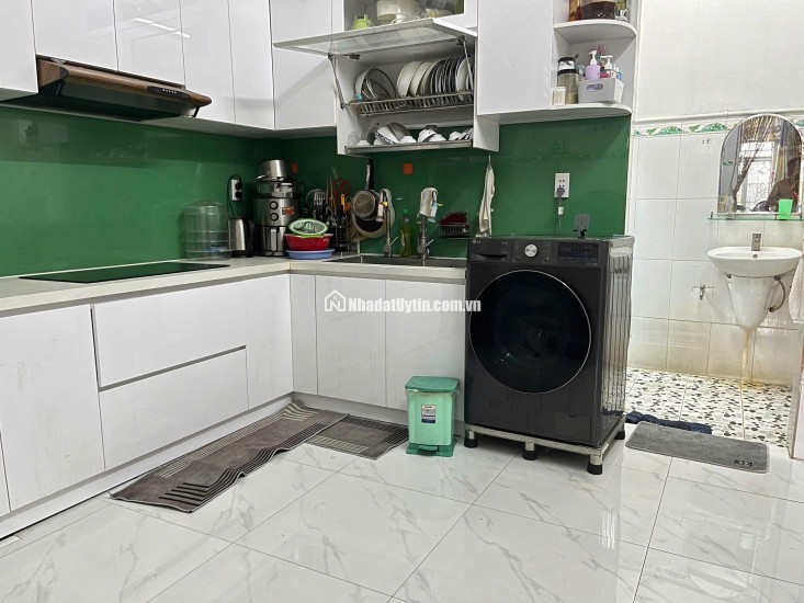 BÁN NHÀ CHÍNH CHỦ: NHỎ, ĐẸP, CHẮC CHẮN, HẺM THÔNG - RỘNG, KDC THÂN THIỆN. LH:0989051114.