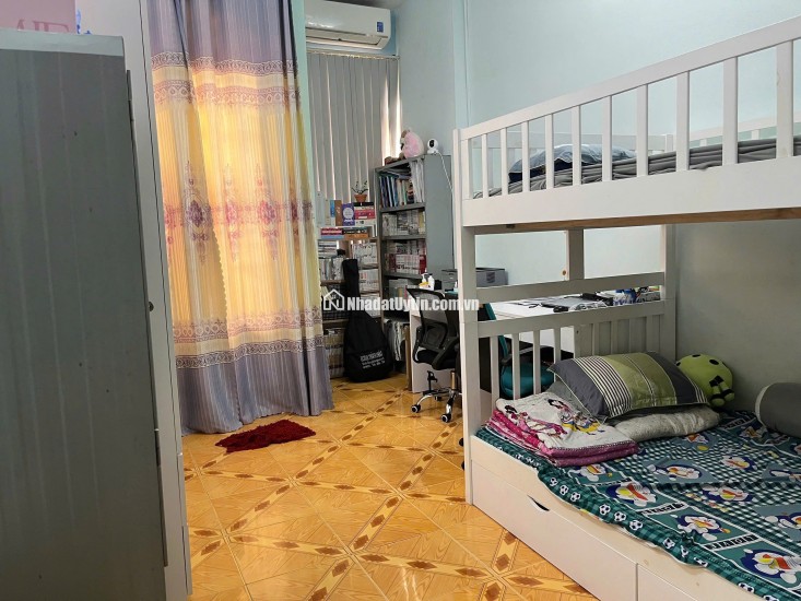 BÁN NHÀ CHÍNH CHỦ: NHỎ, ĐẸP, CHẮC CHẮN, HẺM THÔNG - RỘNG, KDC THÂN THIỆN. LH:0989051114.